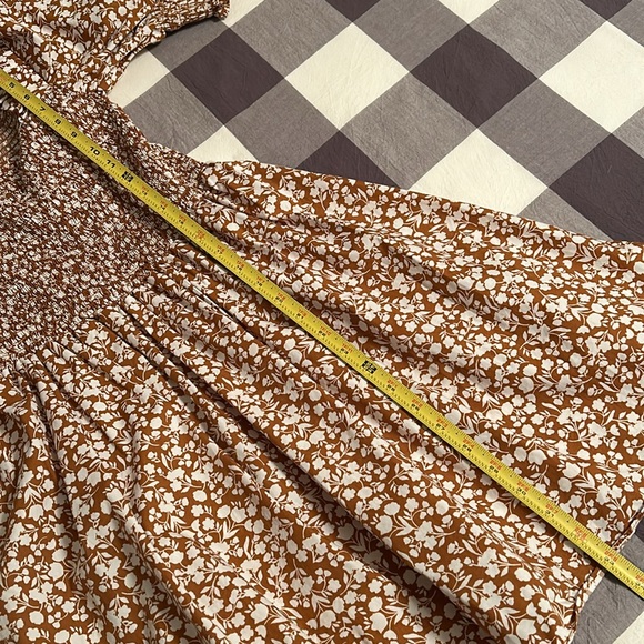 Dress - Picture 4 of 4